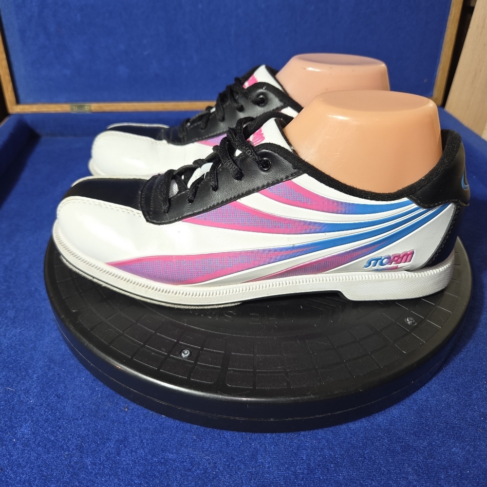 Women's Storm ' Skye ' White Bowling Shoes w/Pink and Blue Accents, Sz. 8M(B)-US